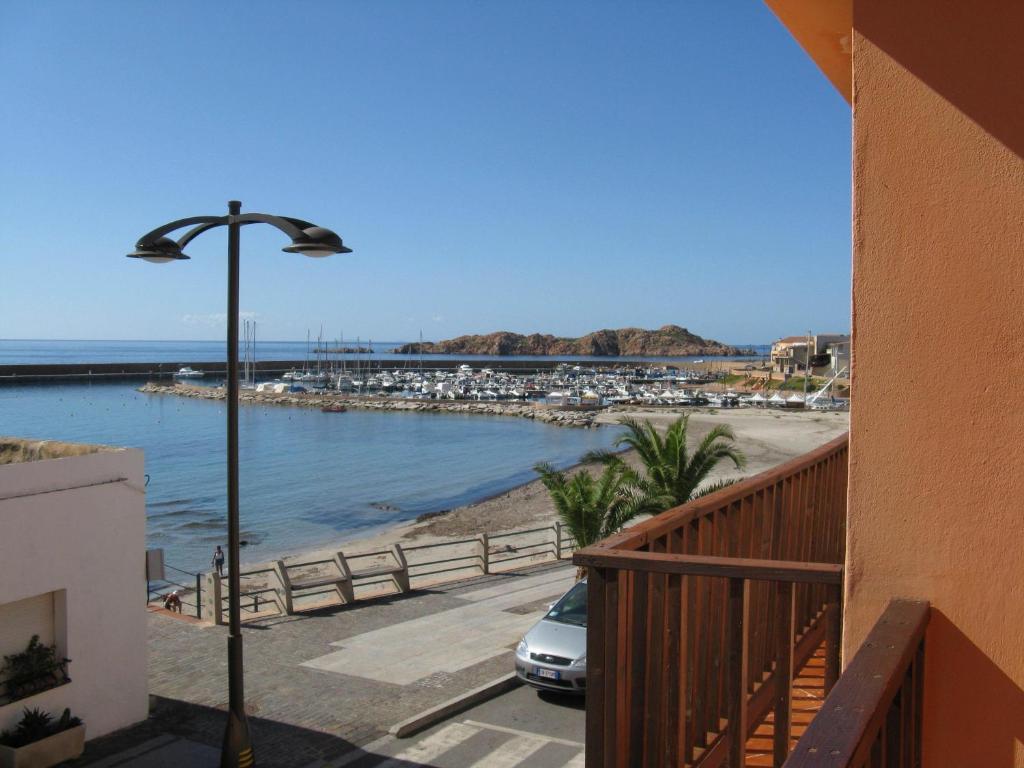 Borgo Spiaggia Vista Mare Isola Rossa Oda fotoğraf